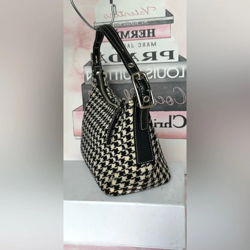 Vintage Y2K Coach Wool Houndstooth Demi Shoulder Baguette Bag #G2J-7711 9.5”x6”